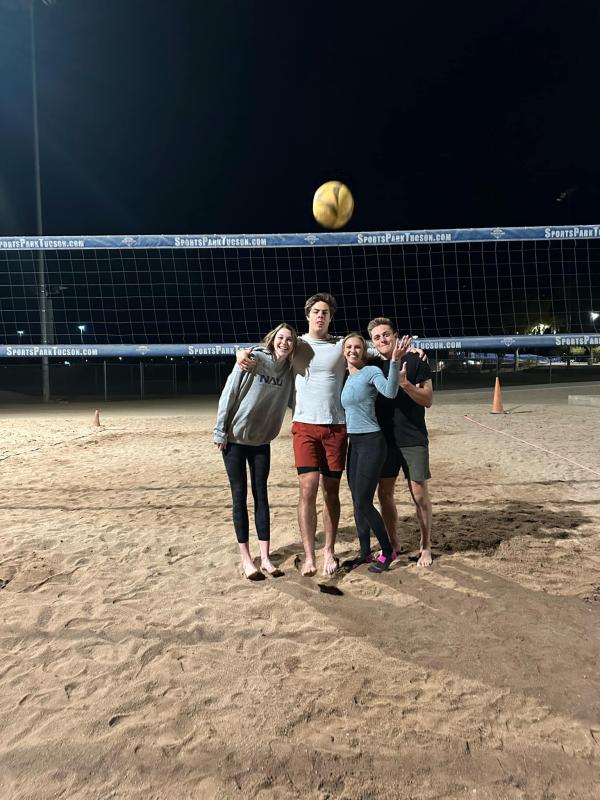 Volleyball Mon Co-ed Lite 4v4 - C Champions