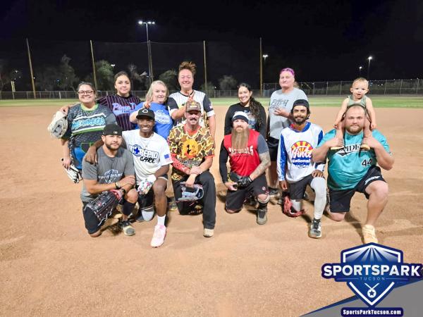 Softball Mon Co-ed 10v10 - E Champions