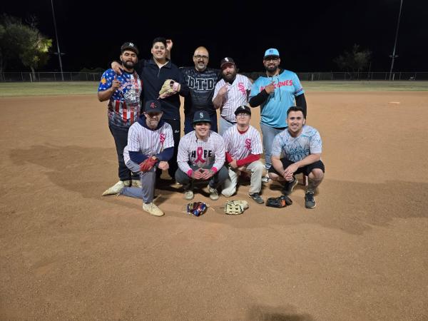 Softball Mon Men's 10v10 - E/Rec Champions