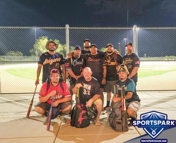 Softball Mon Men's 10v10 - E Champions