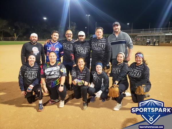 Softball Fri Co-ed 10v10 - E/Rec Champions